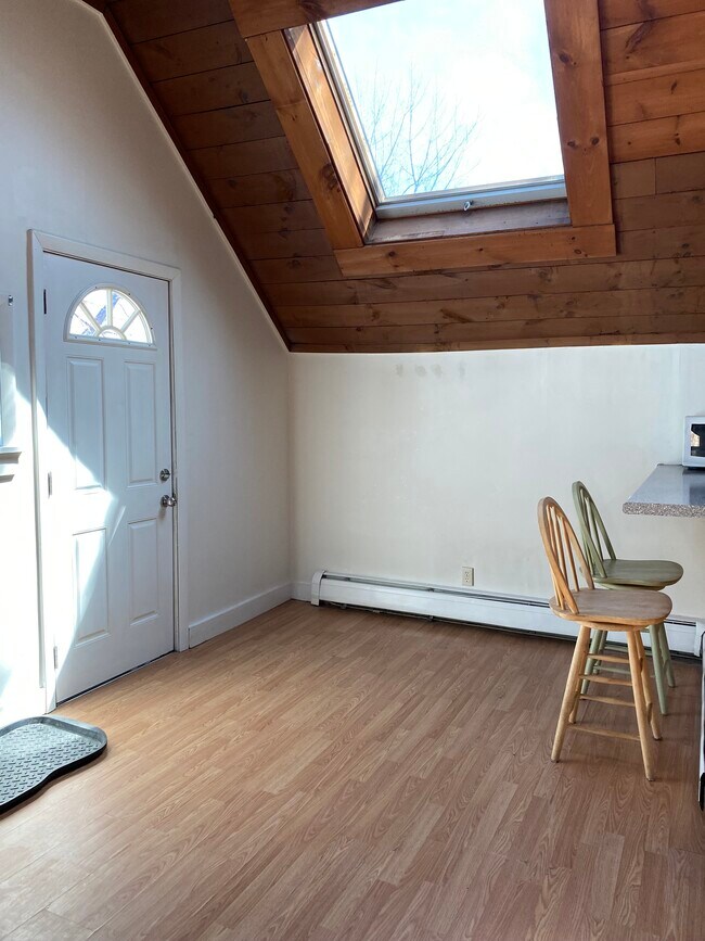 95 Hall Ave unit B2-C, Henniker, NH 03242 - photo 4