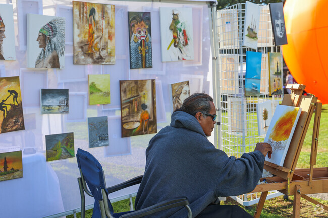Watch artist work at the Haunted Happenings Marketplace.