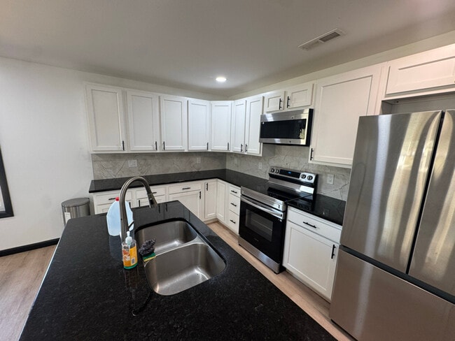 1015 E Glezen St, Petersburg, IN 47567 - photo 4