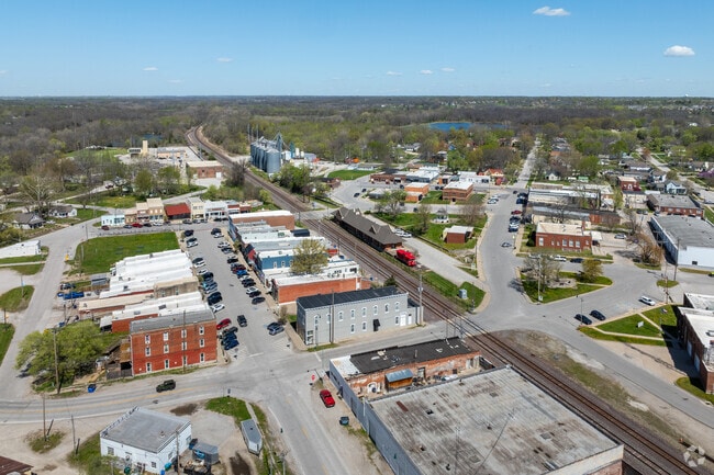 Pleasant Hill combines a historic downtown with a mix of suburban housing options that span from the early 1900s to the modern day.