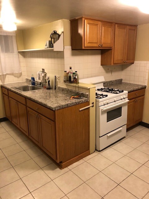 514 Semple St unit 1, Pittsburgh, PA 15213 - photo 1