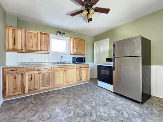 72 Pier St Unit 1, Bangor, ME 04401