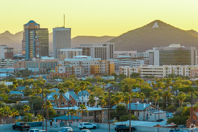 Downtown Tucson is just 15 minutes by car from Broadway Pantano East.