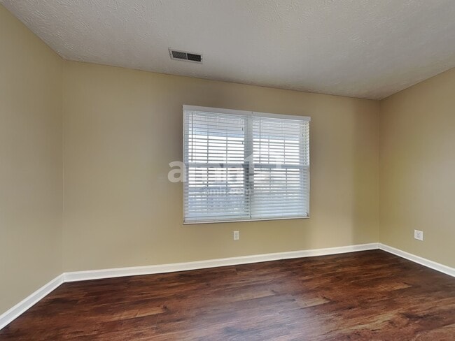 2939 W Barnhill Place, Xenia, OH 45385 - photo 5