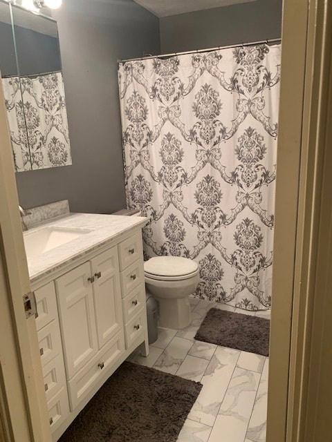 3715 Hampton Ct, Alexandria, VA 22306