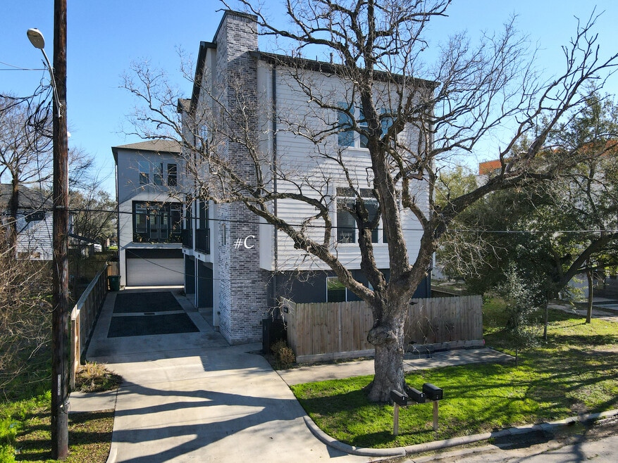 3107 Saint Charles St unit C, Houston, TX 77004 - photo 1