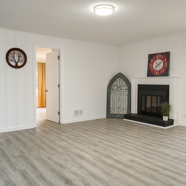 806 Peter St, McHenry, IL 60051 - photo 4