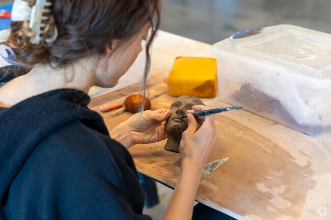 Englewood Arts hosts creative classes and workshops north of Rock Creek.