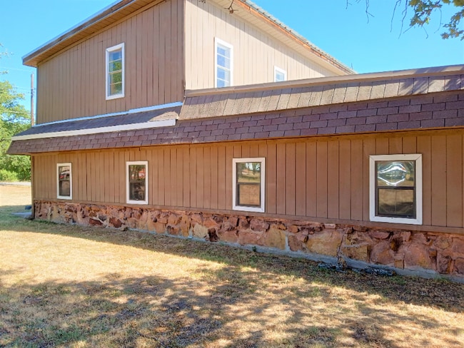 9142 Co Rd 197, Breckenridge, TX 76424 - photo 2