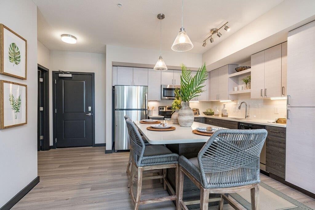 Alton Westshore 5320 S West Shore Blvd, Tampa, FL