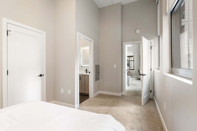 205 W 4th St unit ID1301408P, Cincinnati, OH 45202 - photo 5