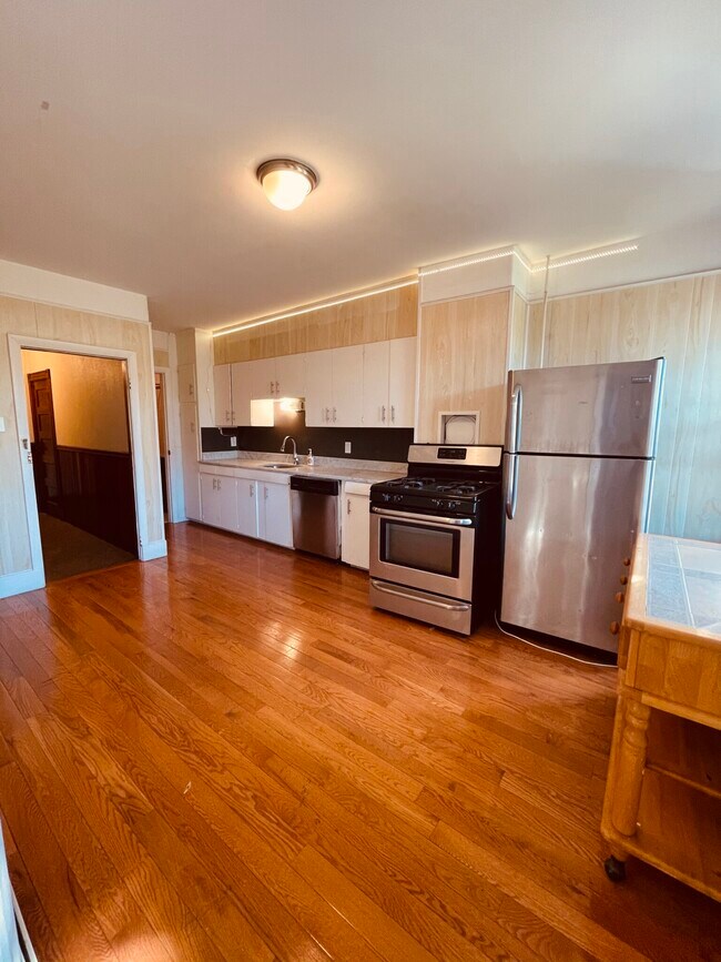 141 Cottage St Unit 2, Boston, MA 02128