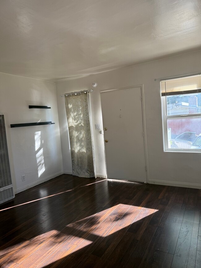 10530 Hillhaven Ave unit 1, Los Angeles, CA 91042 - photo 6