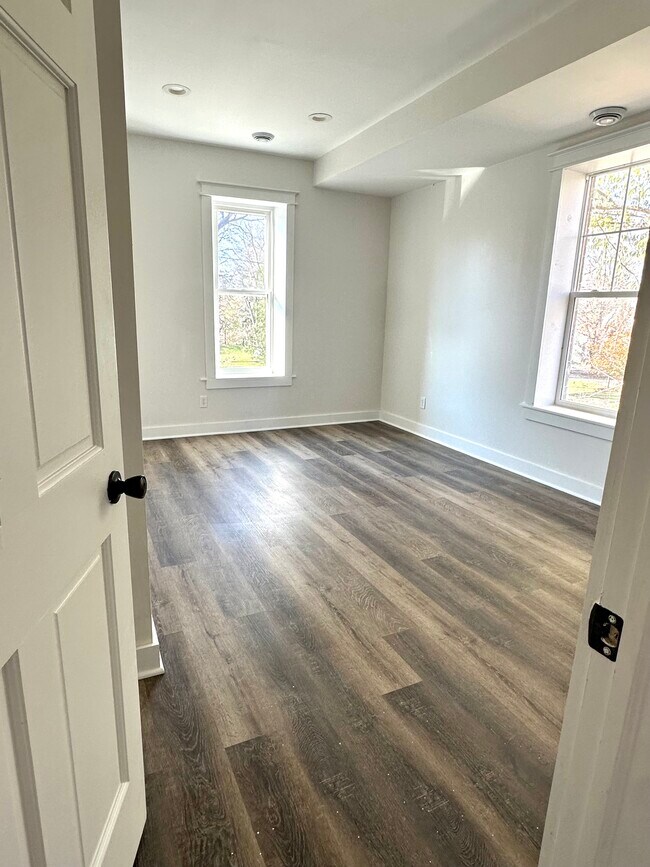 1128 Berlin Rd unit 2, Marshall, WI 53559 - photo 5