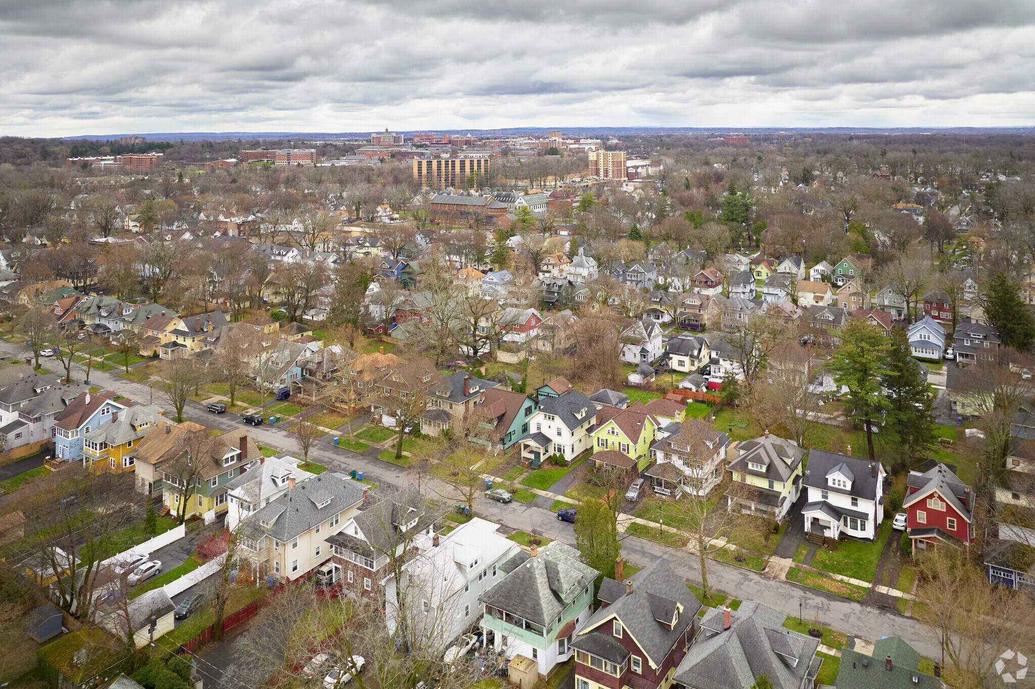 Genesee-Jefferson offers convenient access to many downtown amenities.