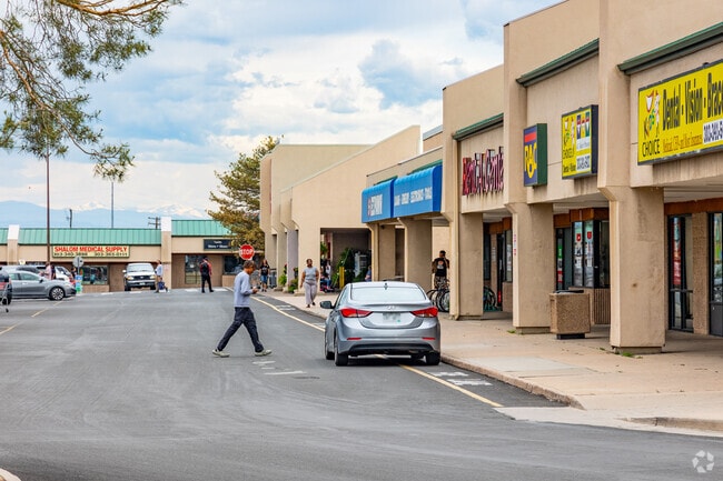 Chambers Plaza shopping center in Sable Altura Chambers has a variety of retail stores.