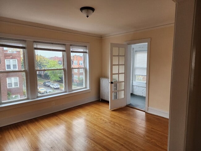 7502 N Hoyne Ave unit 10-3, Chicago, IL 60645 - photo 4