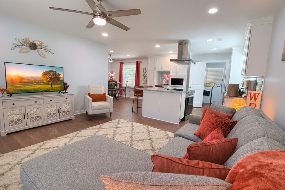 445 Short Hills Dr unit ID1347630P, Charlotte, NC 28217 - photo 1