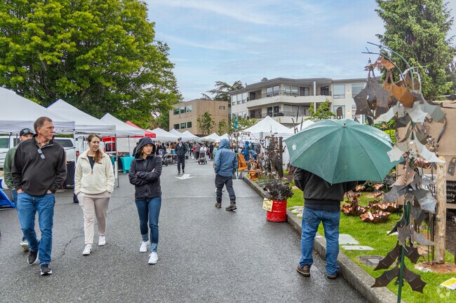 Seasonal farmers market runs May through October in downtown Edmonds Bowl.