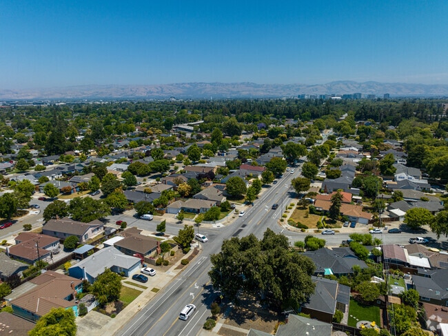 Pruneridge offers beautifully crafted homes in a friendly and vibrant community.