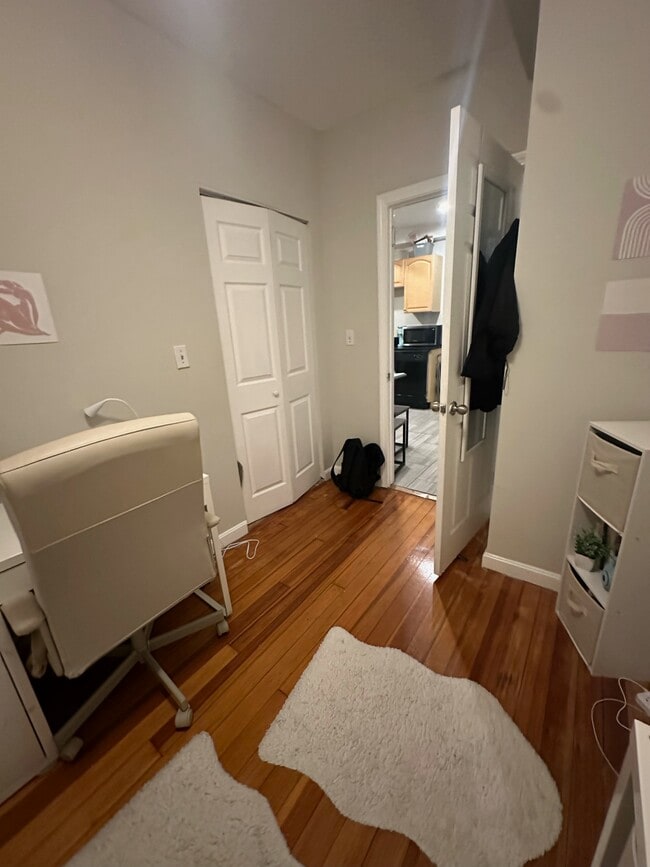 214 Hanover St unit 9, Boston, MA 02113 - photo 6