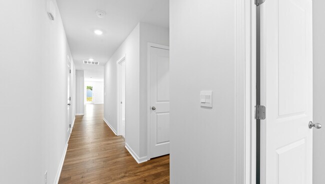 1500 Western Square Dr unit 37130680, Laurens, SC 29360 - photo 5