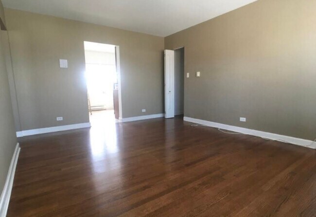 7632 N Milwaukee Ave unit ONE BED, Niles, IL 60714 - photo 7