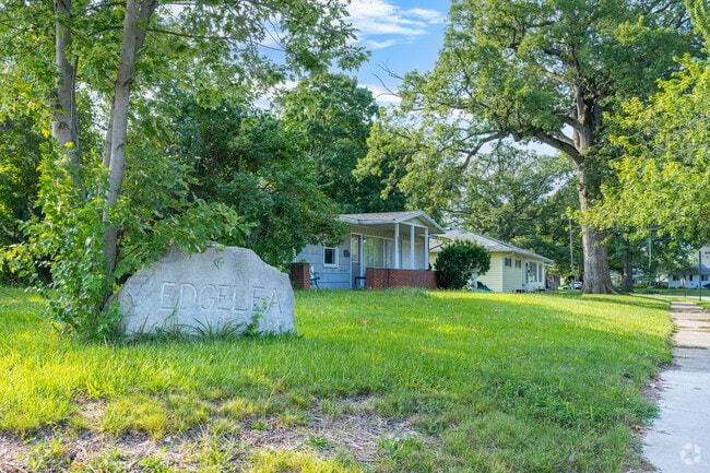 Welcome to Lafayette's Edgelea.