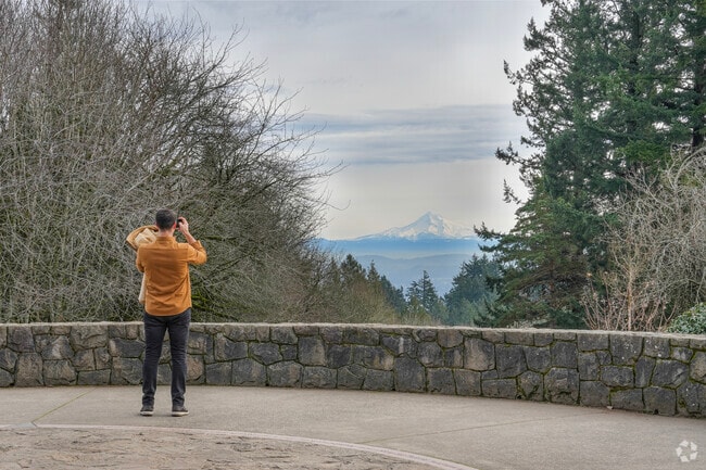Enjoy the views of Mt. Hood, Mt. Adams, and Mt. Rainier from the top of Council Crest Park.