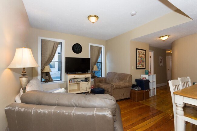 29 High St unit 6, Boston, MA 02110 - photo 2