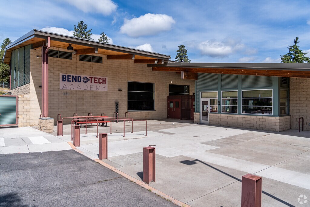 Bend Tech Academy is a small comprehensive high school located in the Orchad District of Bend.