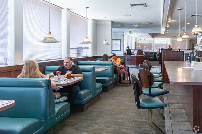 Humble Joe's in Anderson is a great restaurant to bring families and friends.