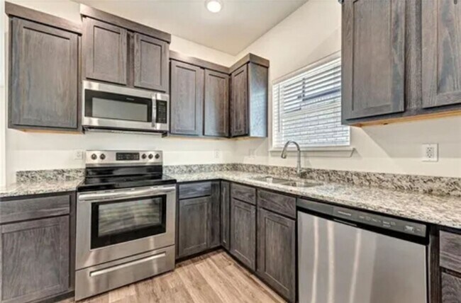 877 S Rupple Rd unit 877-2, Fayetteville, AR 72704 - photo 6