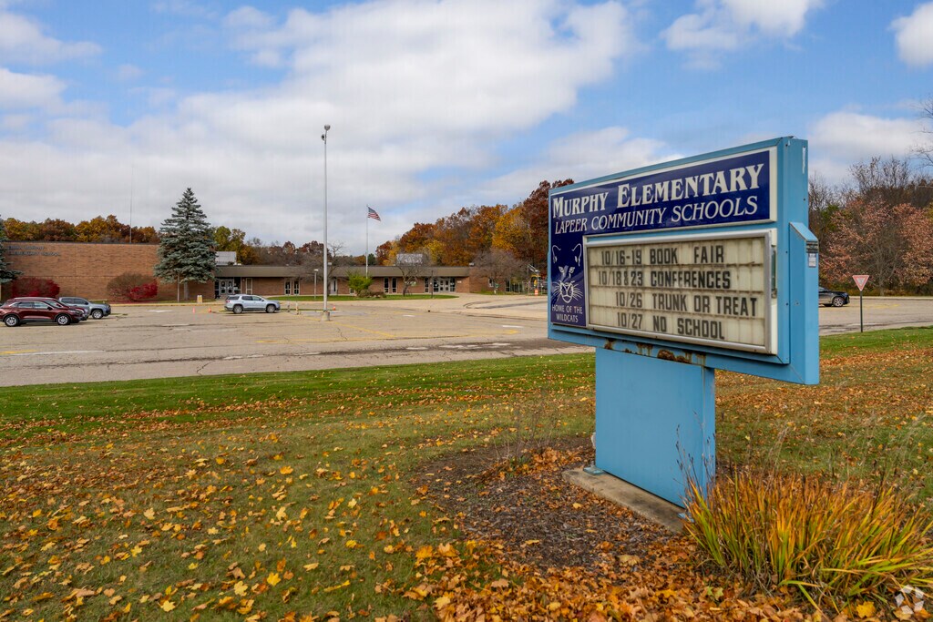 Kids are challenged to excel at Murphy Elementary School.
