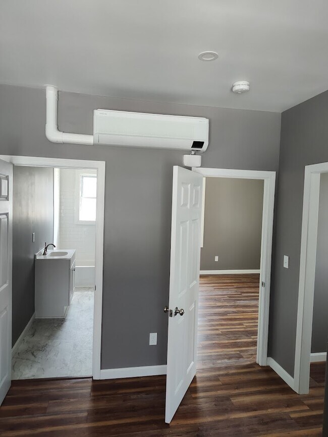 951 Maple St unit Maple 3rd Floor, Fall River, MA 02720 - photo 6