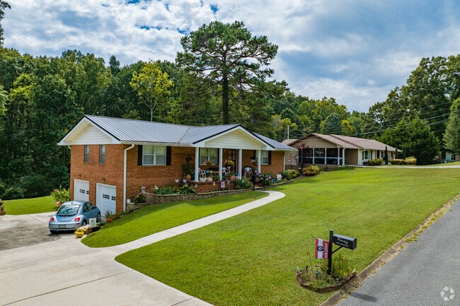 Brick ranch homes can be found throughout Fort Oglethorpe.
