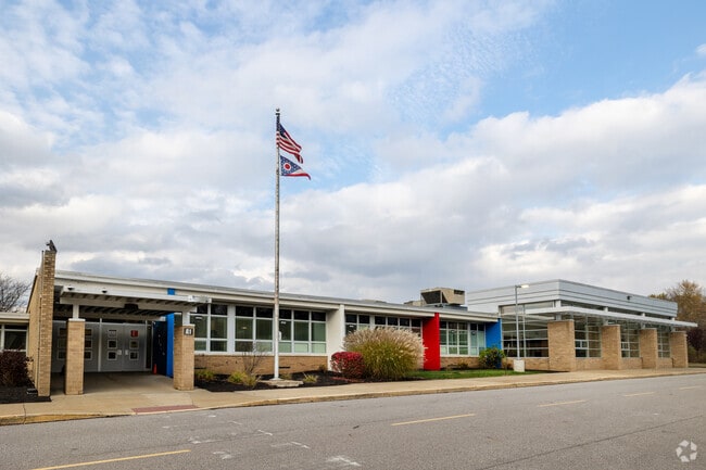 Revere Middle School Richfield, Ohio. entrance
