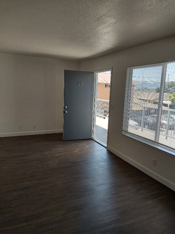 1155 E Laurel Dr, Salinas, CA 93905