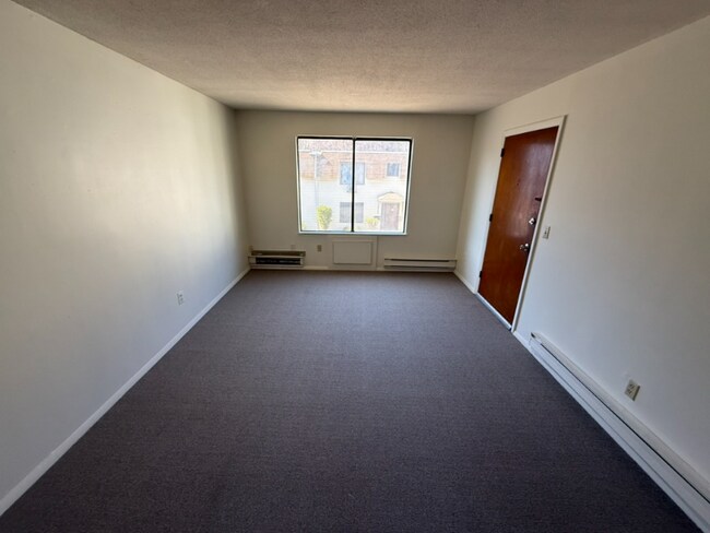 67 Dallas Terrace unit . 9, Waterbury, CT 06705 - photo 5