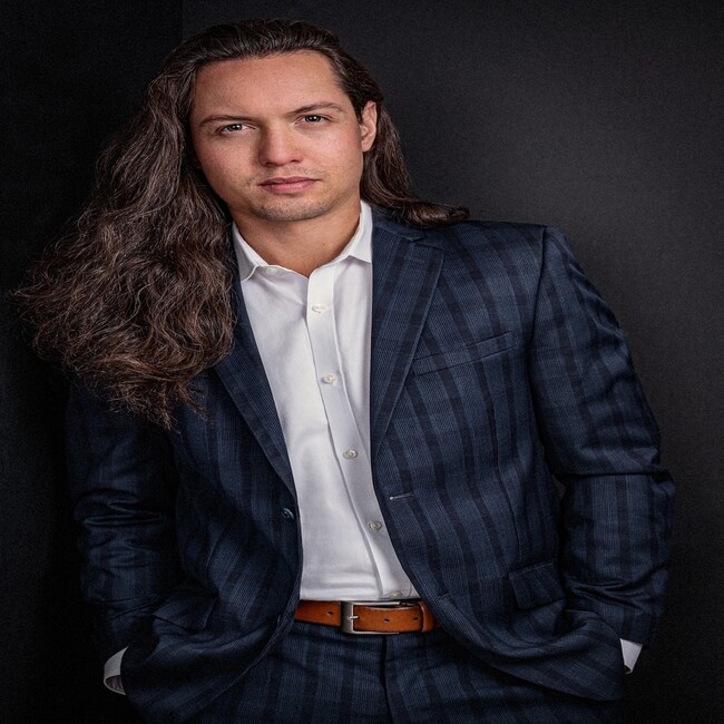 Agent Photo