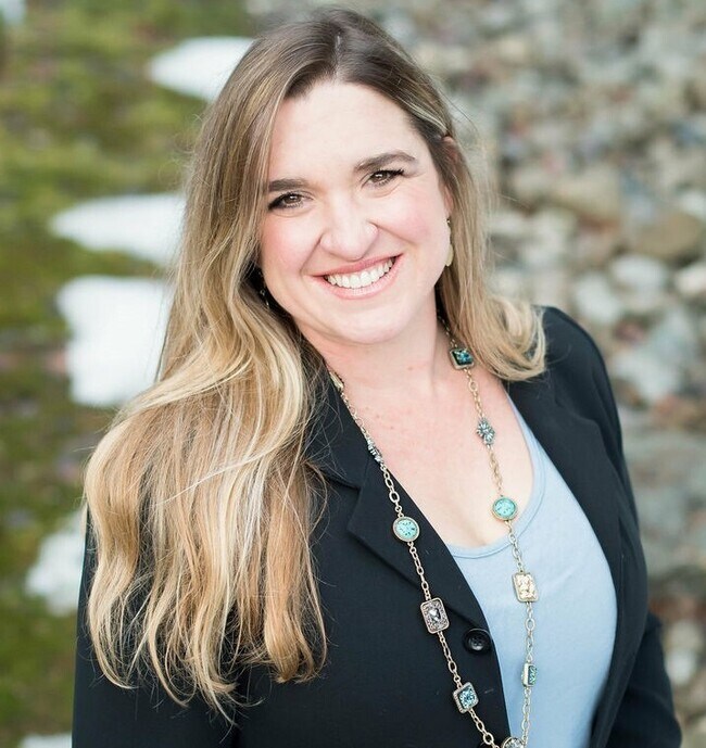 Annette Lively