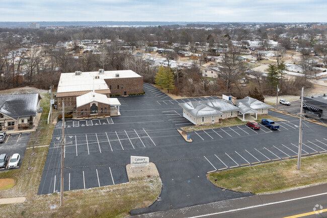 Faith Community Christian High School in Fenton, MO focuses on core subjects like science.