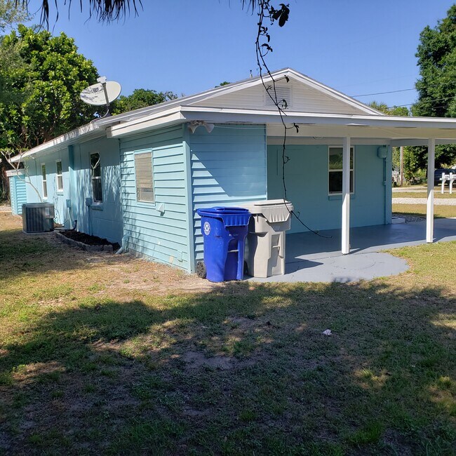 2061 50th Ave unit House, Vero Beach, FL 32966 - photo 5