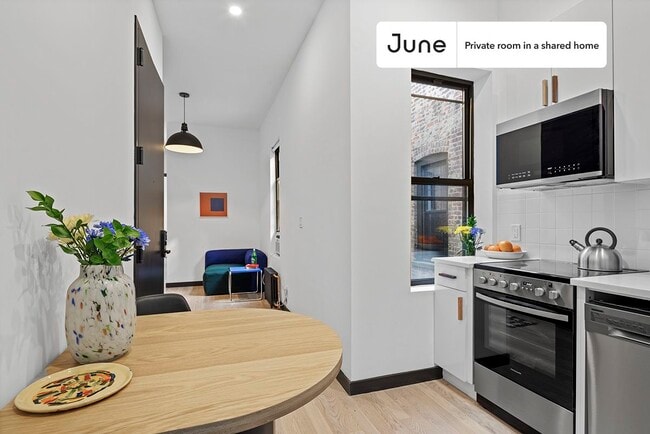 17-16 Linden St unit C, Flushing, NY 11385 - photo 5