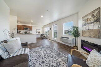 3025 NW 7th St, Redmond, OR 97756