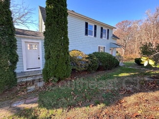 142 Old Norwich Rd, Waterford, CT 06375