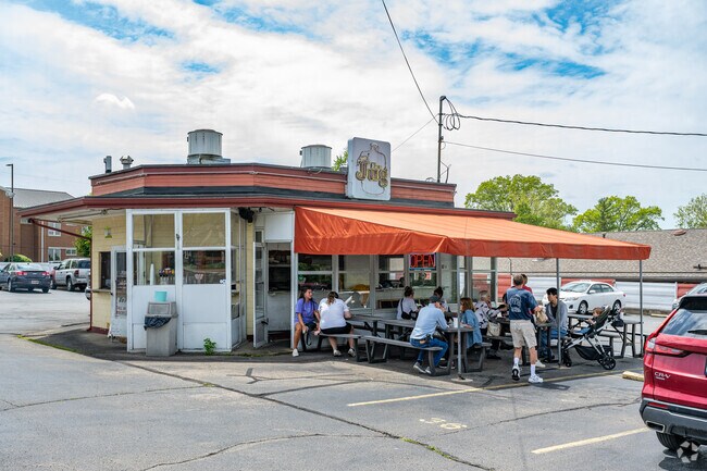 The Jug, a favorite El Dorado-Williamsdale lunch spot, has been in service for over 90 years.