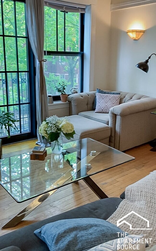 630 W Arlington Place unit 2, Chicago, IL 60614 - photo 2