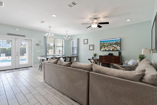 94 Dolphin St unit ID1285918P, Destin, FL 32541 - photo 5