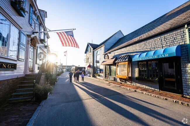 In the summer, tourists and local residents flood the streets of Fifth Ward and Newport.
